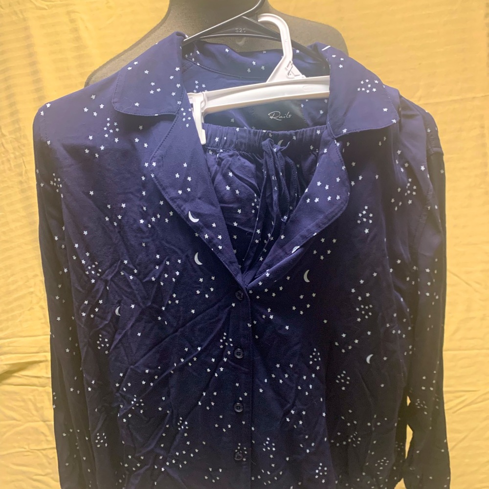 2 PC Rails Pajama Set